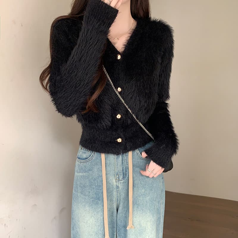 ニットふわふわファー素材の前開きボタン付きカーディガン