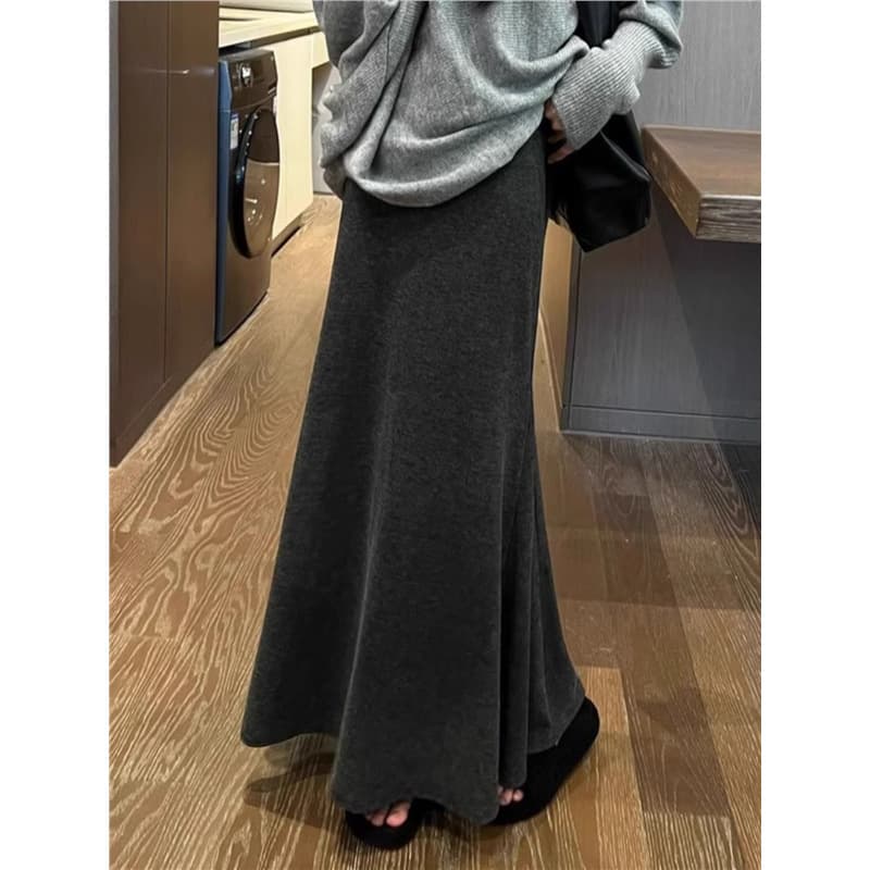 すらりとニットロングスカート