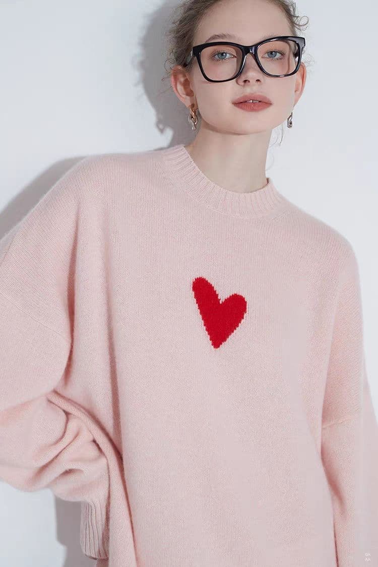 ハート刺繍入りニットワンピース