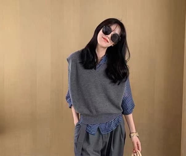 シンプルゆったりニットベスト
