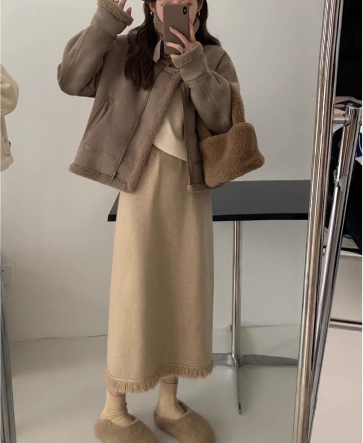 フリンジ裾ニットスカート
