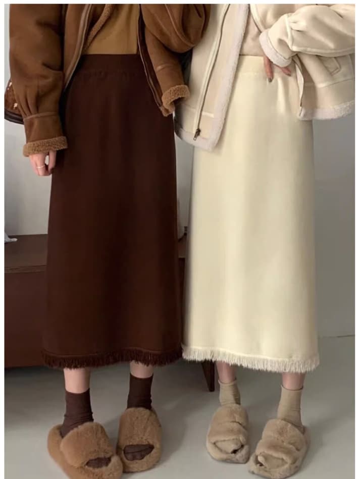 フリンジ裾ニットスカート
