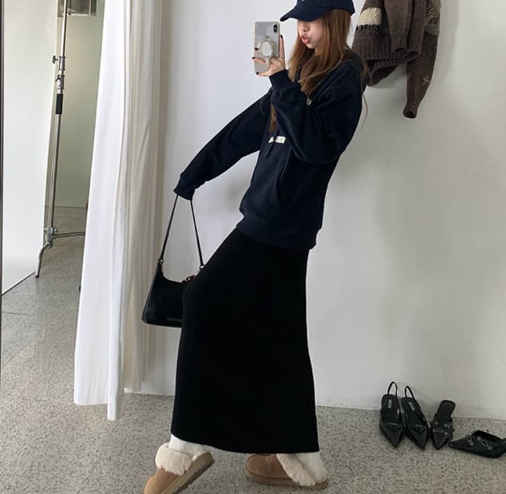 リブ編みロングニットスカート