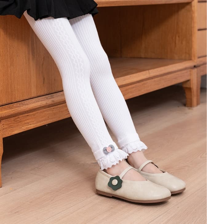 リブ編みフリル裾ニットパンツ