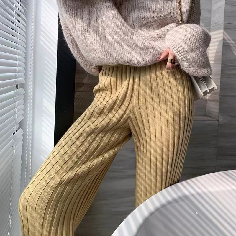 なめらか縦リブニットパンツ