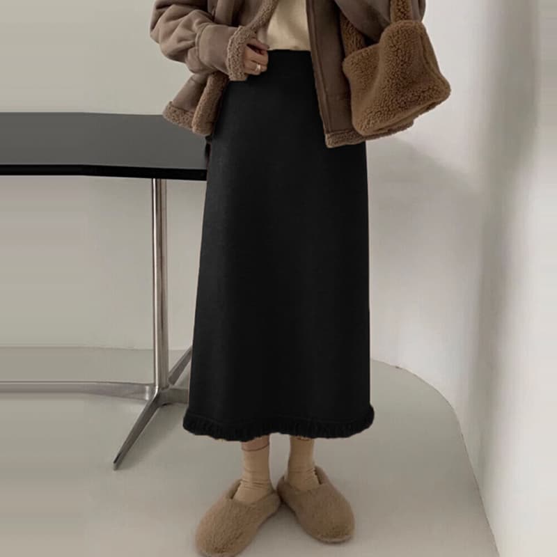 フリンジ裾ニットスカート