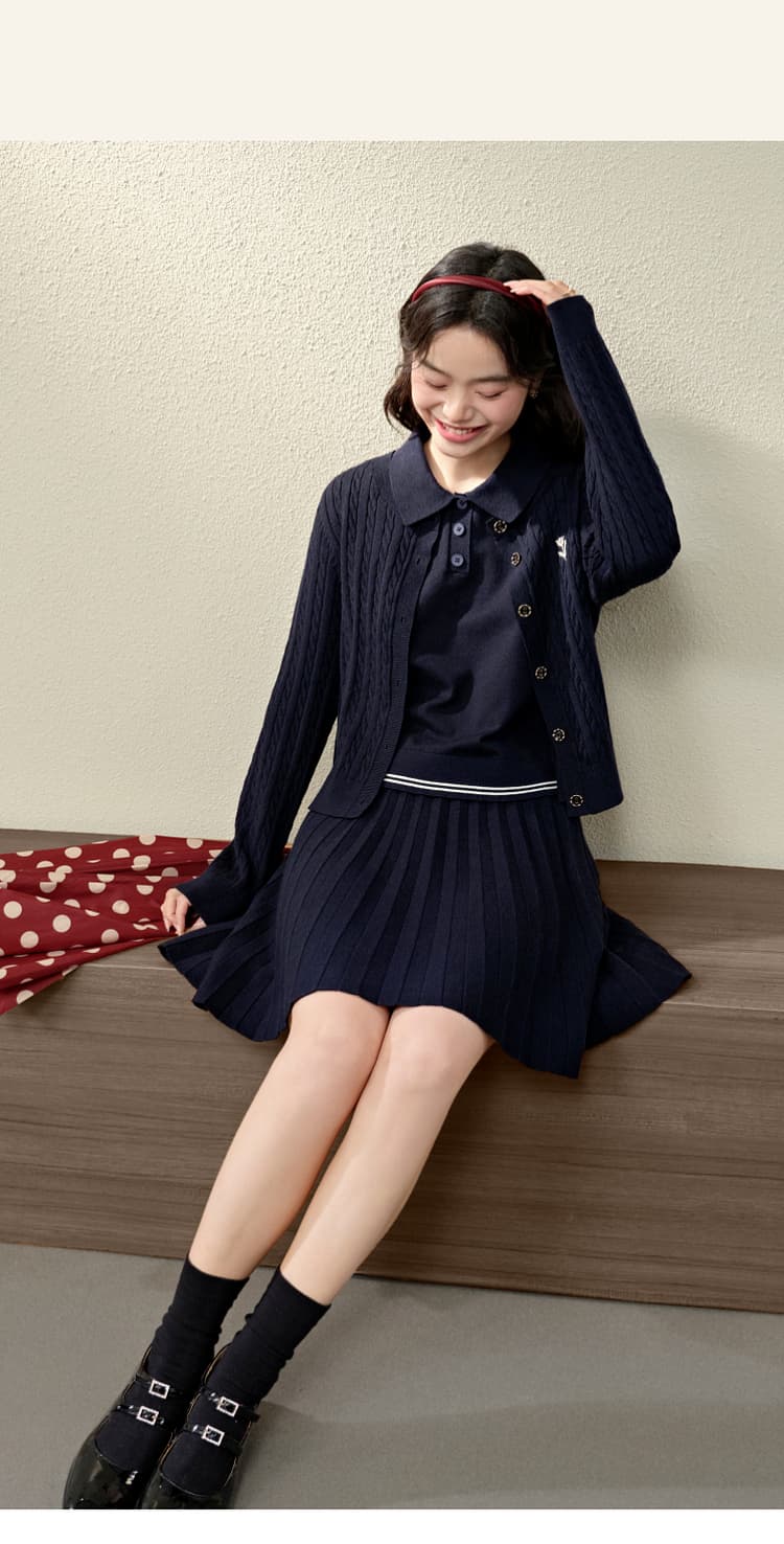 優美な学生風ニットセットアップ