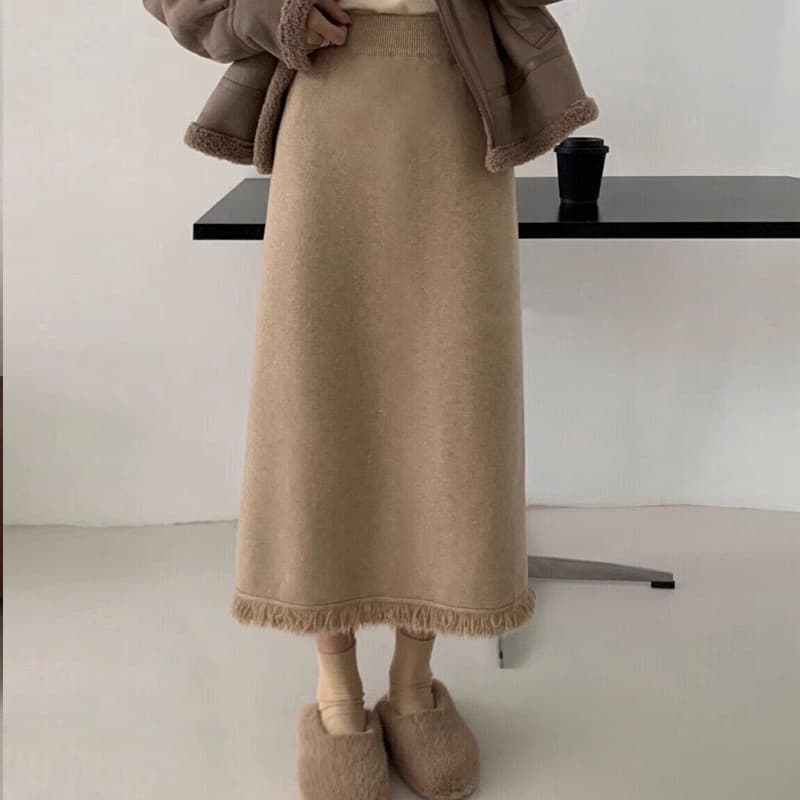 フリンジ裾ニットスカート