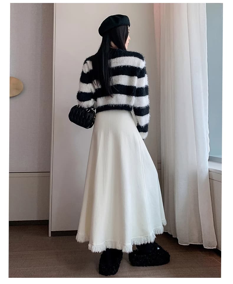 ふんわりフリンジニットスカート